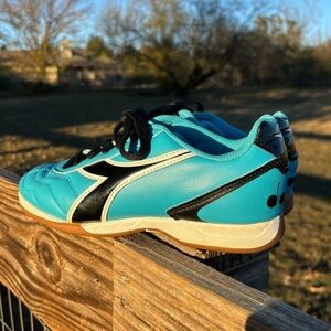 Diadora Women’s Blue, White and Black Athletic Shoes Size 7
